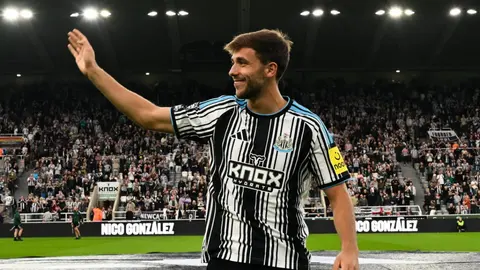 WATCH: Nico Gonzalez meets Alan Shearer after £50m Newcastle move